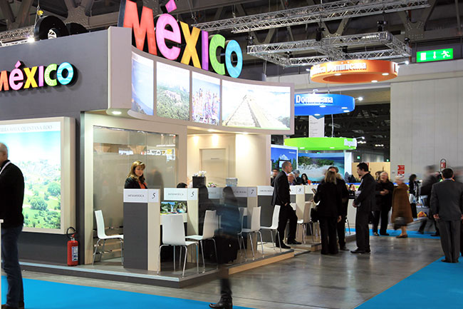 Stand corporativo en expo — proyecto STANDS.MX